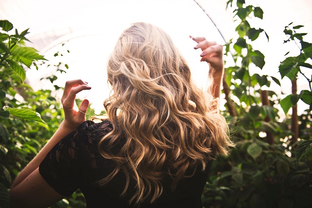 Quelles sont les méthodes de pose des extensions de cheveux ?